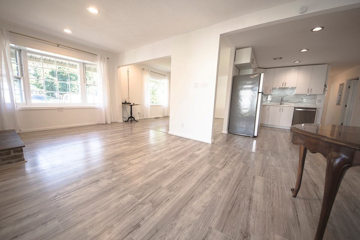 105 N Cypress Rd - Photo 5 of 34