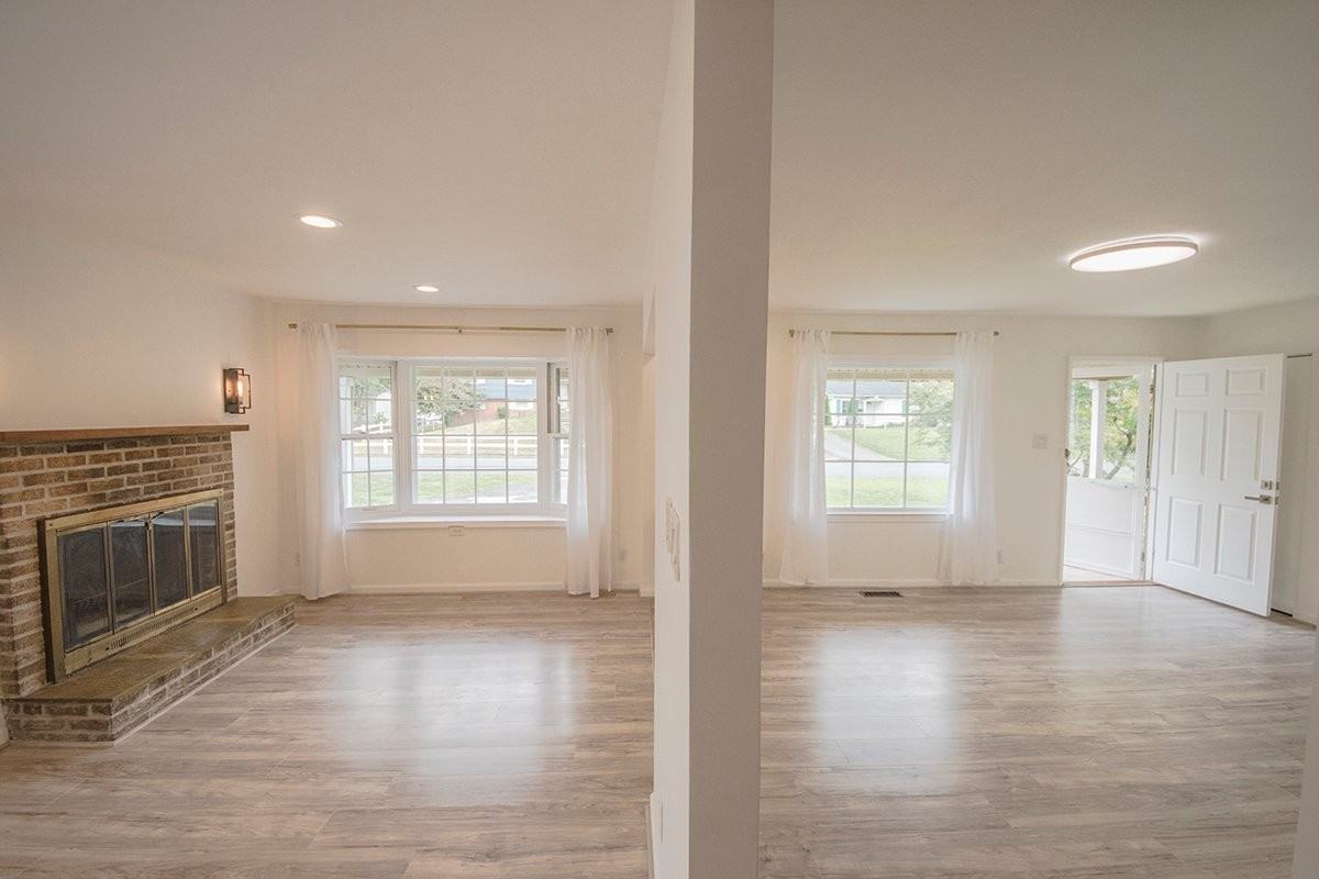105 N Cypress Rd - Photo 6 of 34