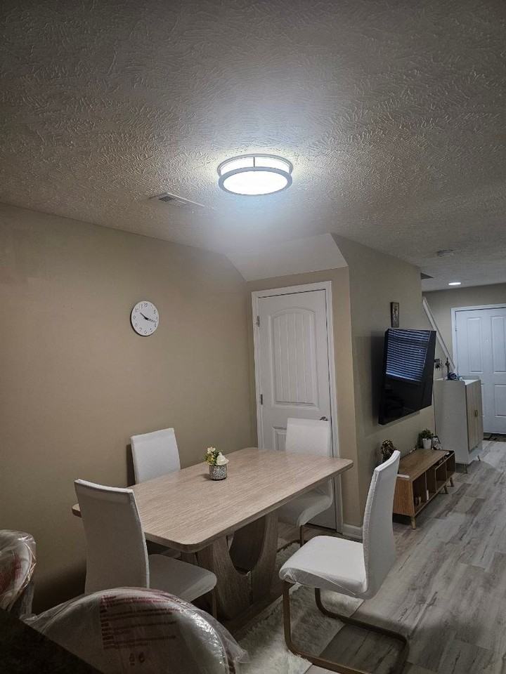 572 Bradburn Village Cir - Photo 2 of 19