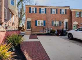 712 Woodlawn Ave - Photo 1 of 1