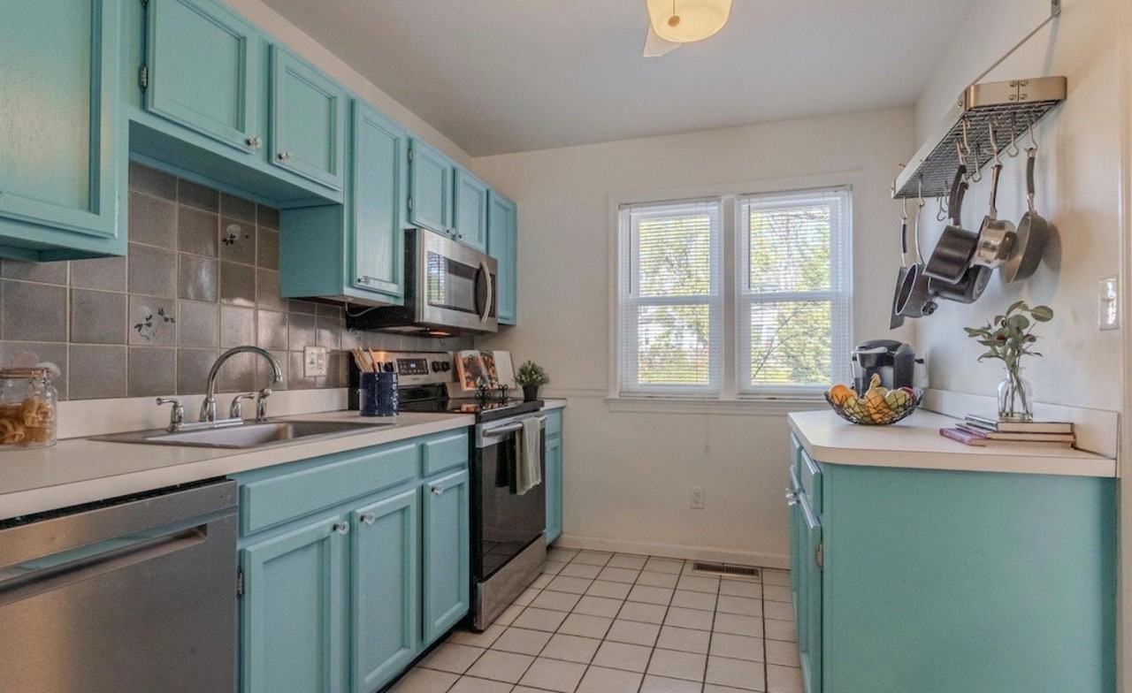 712 Woodlawn Ave - Photo 3 of 16