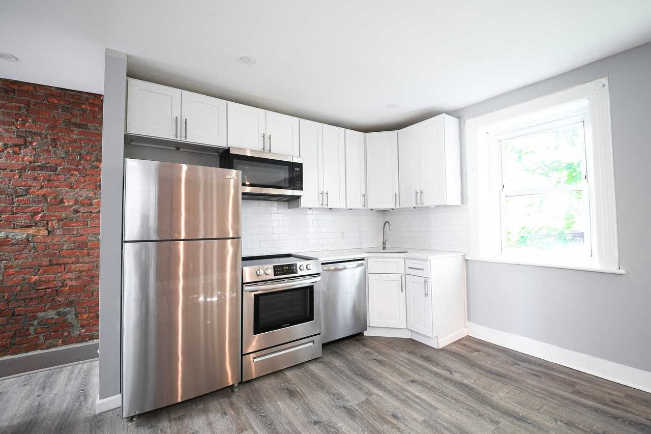 234 Lark St #3 - Photo 4 of 13