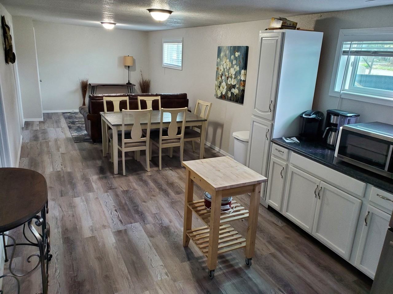 6863 Chippewa Rd - Photo 2 of 11