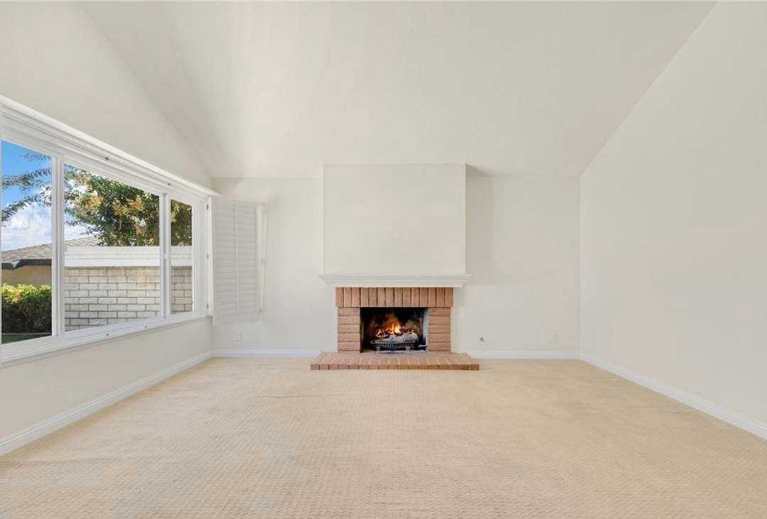 5641 Lynnbrook Plz - Photo 4 of 25