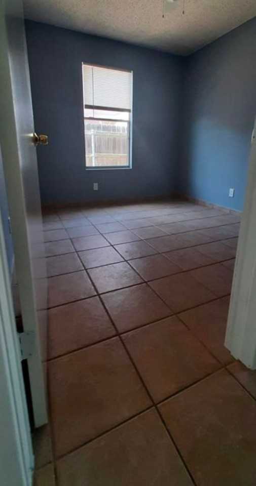 9512 Allen Dr - Photo 2 of 15