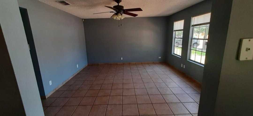 9512 Allen Dr - Photo 7 of 15