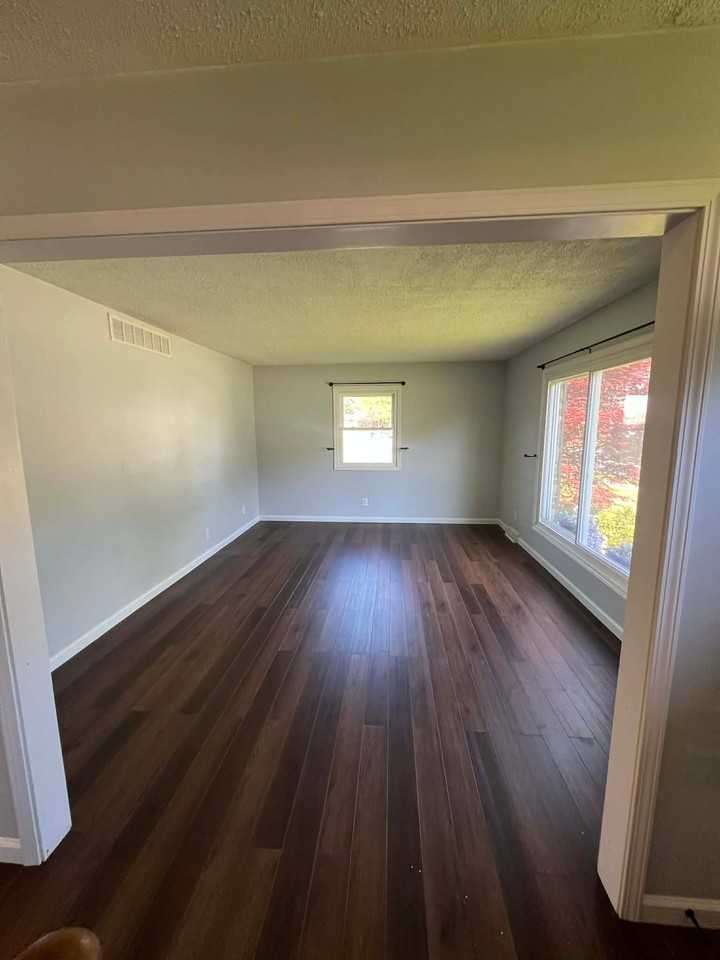 307 Dover Rd - Photo 4 of 14