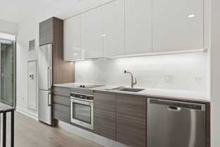 220 W Hubbard St - Photo 1 of 1