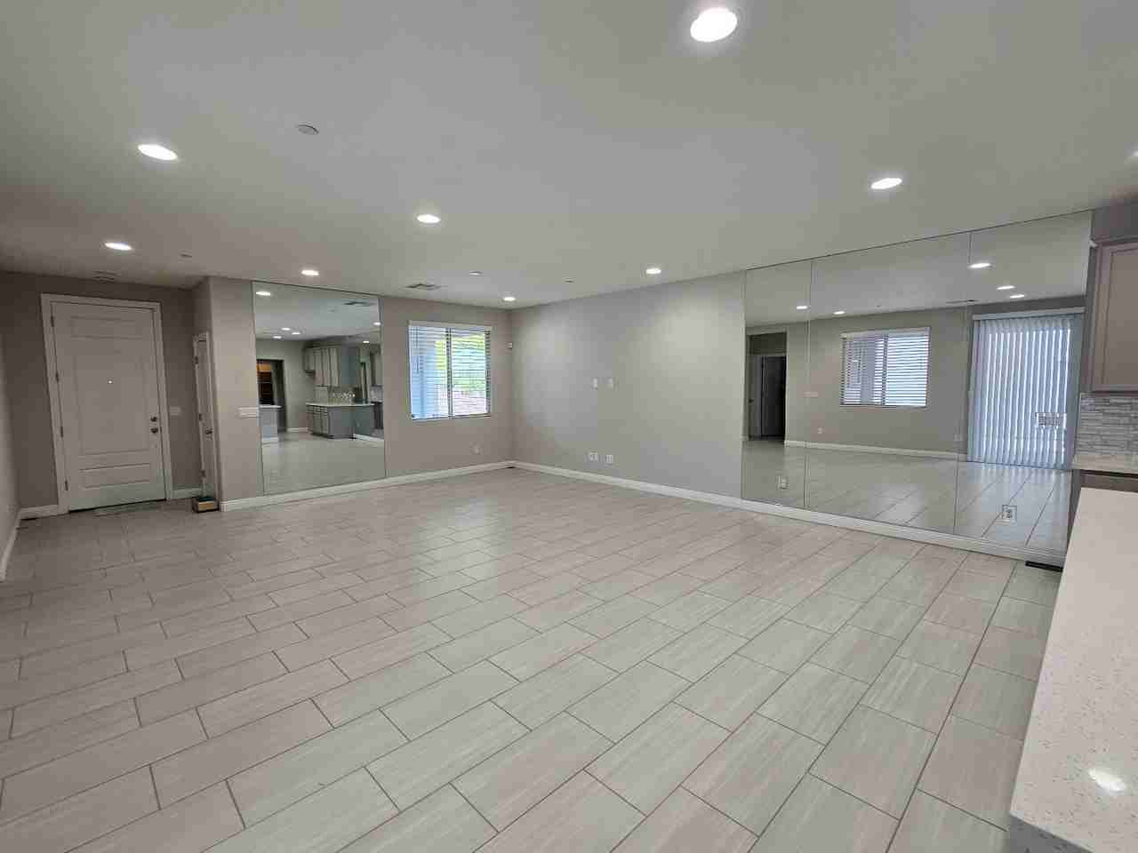 1051 E Sunset Rd - Photo 2 of 18