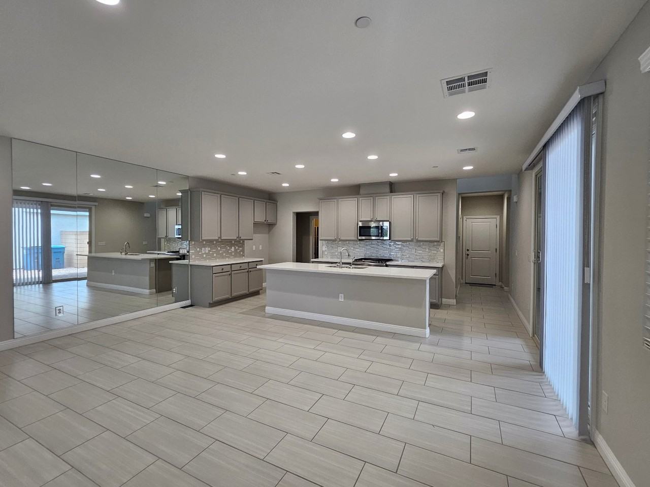 1051 E Sunset Rd - Photo 3 of 18