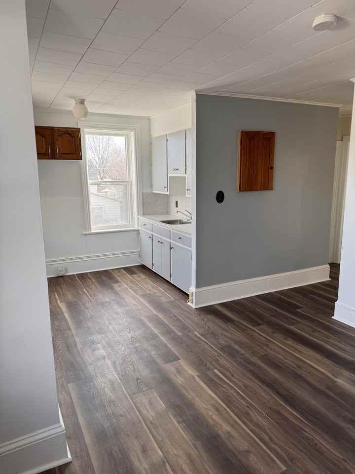 198 Gore Street East - Photo 2 of 28