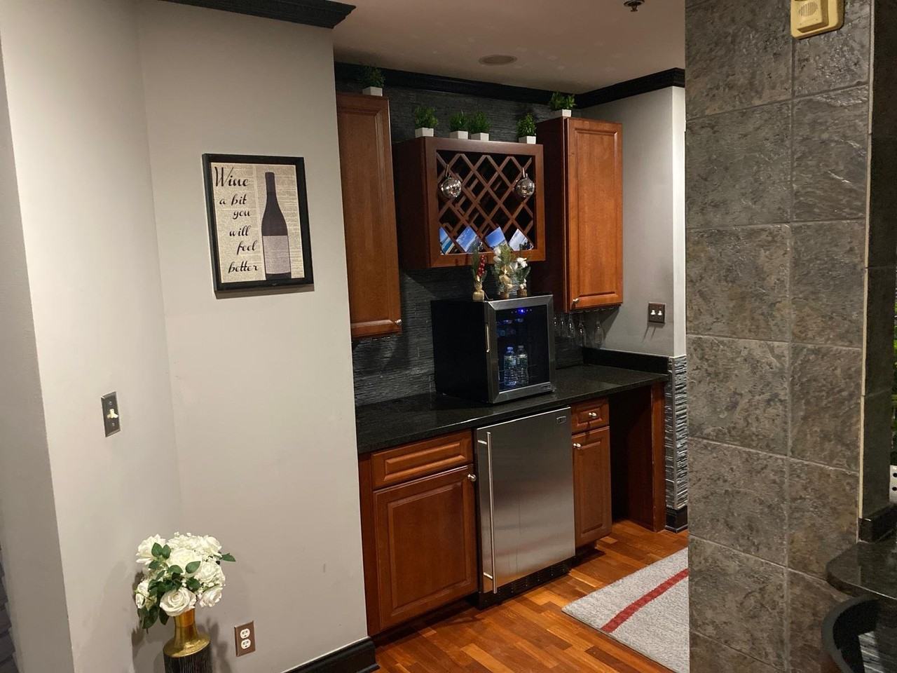 110 E Washington St - Photo 5 of 7