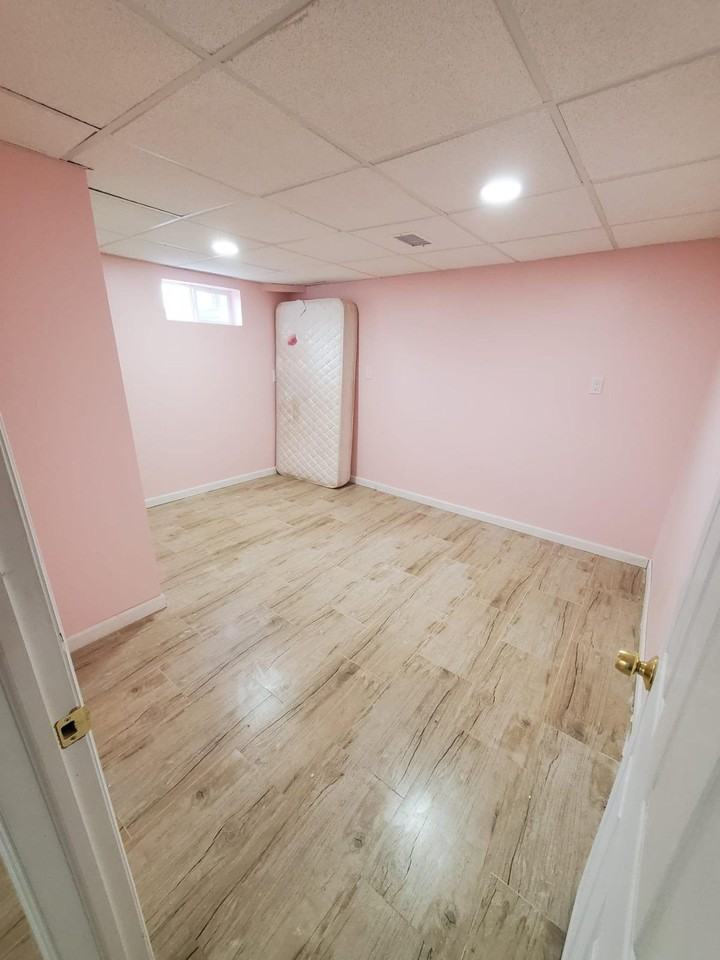 133 Roberts Ave W #BS - Photo 4 of 10