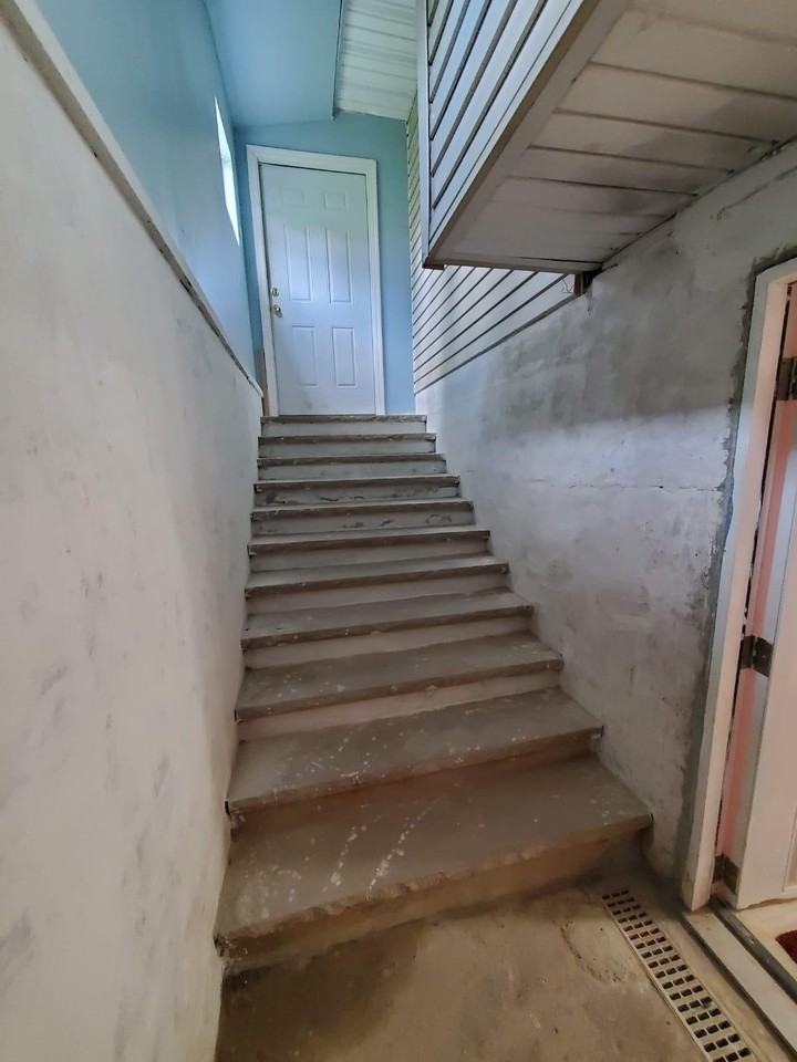 133 Roberts Ave W #BS - Photo 6 of 10