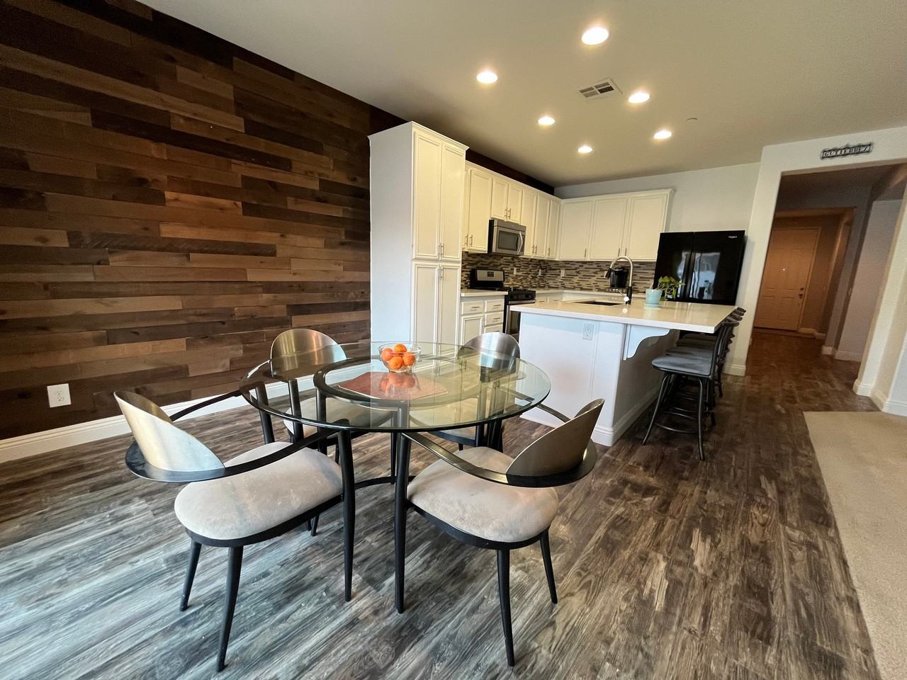 3432 Stetson Ave - Photo 3 of 11