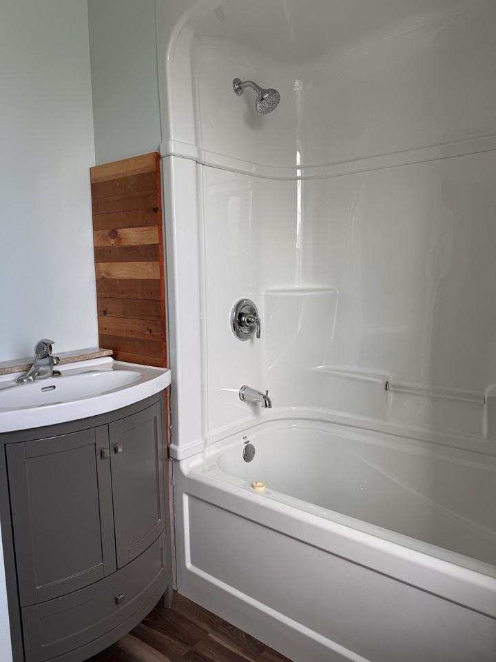 198 Gore Street East - Photo 7 of 28