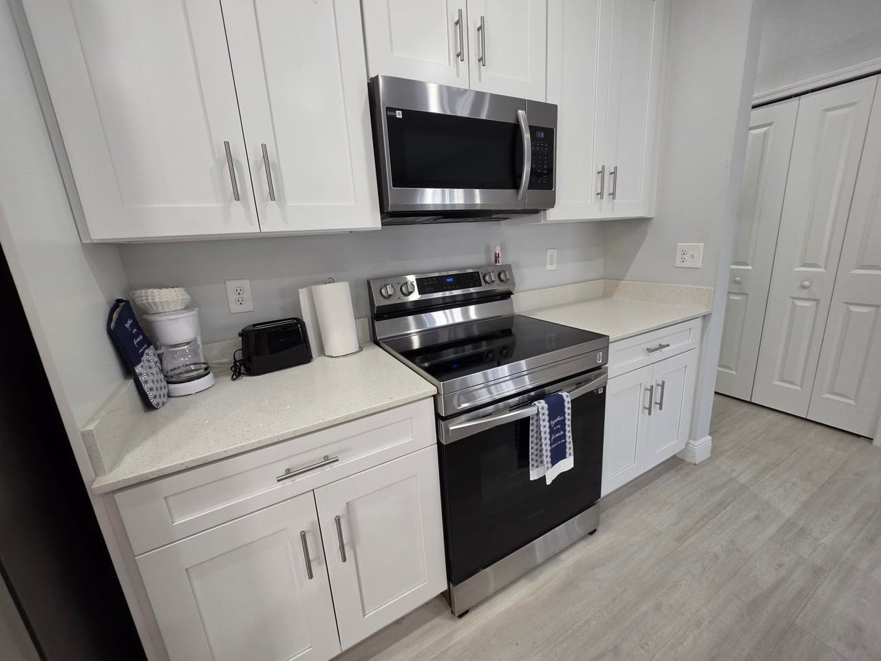 6748 Cherry Rd - Photo 3 of 16