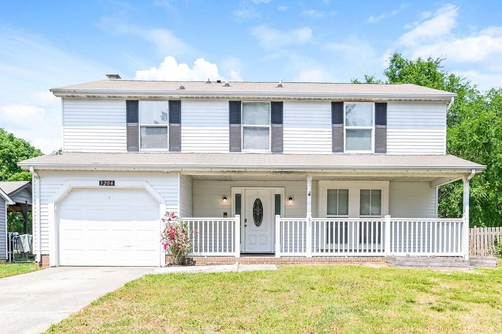 3204 Old House Cir