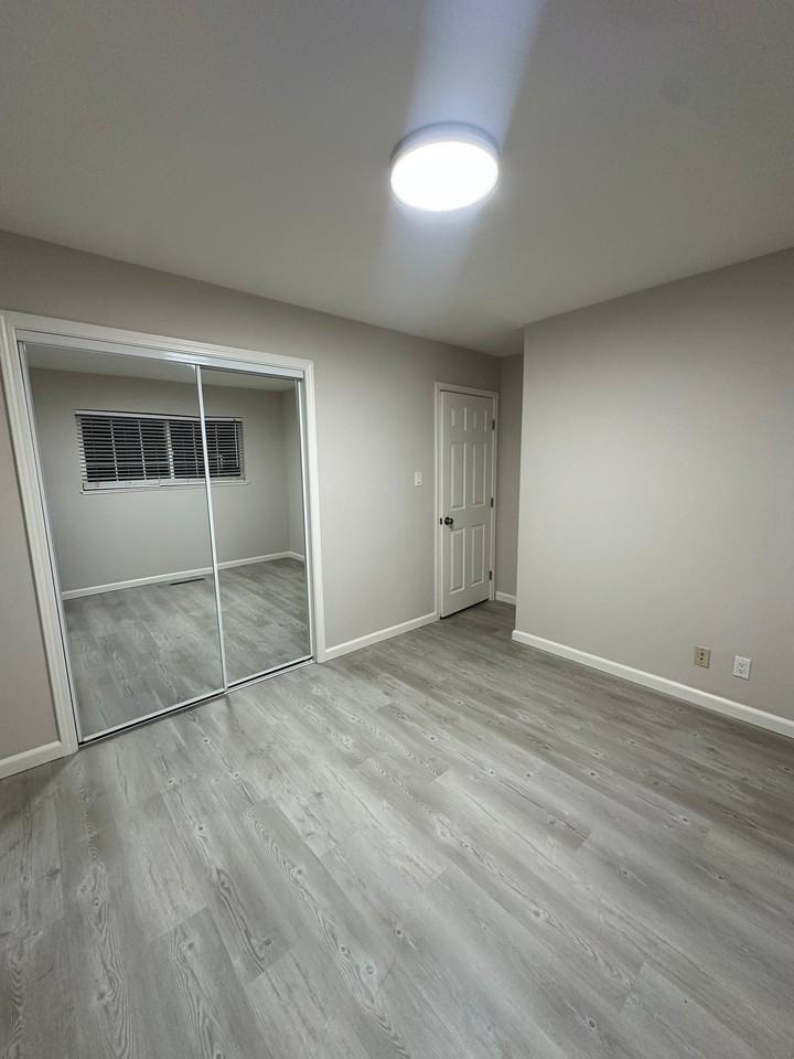 4045 Sacramento St - Photo 2 of 14