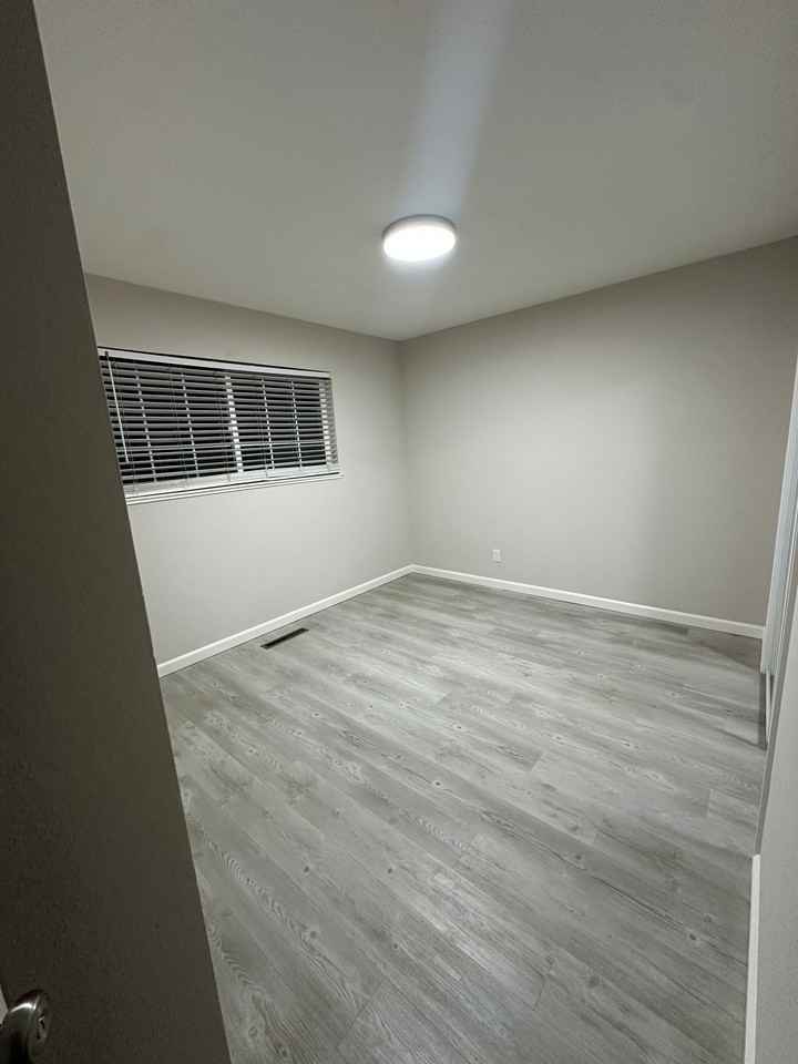 4045 Sacramento St - Photo 5 of 14