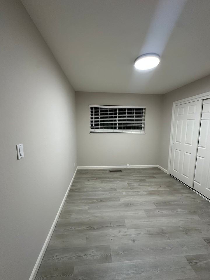 4045 Sacramento St - Photo 6 of 14
