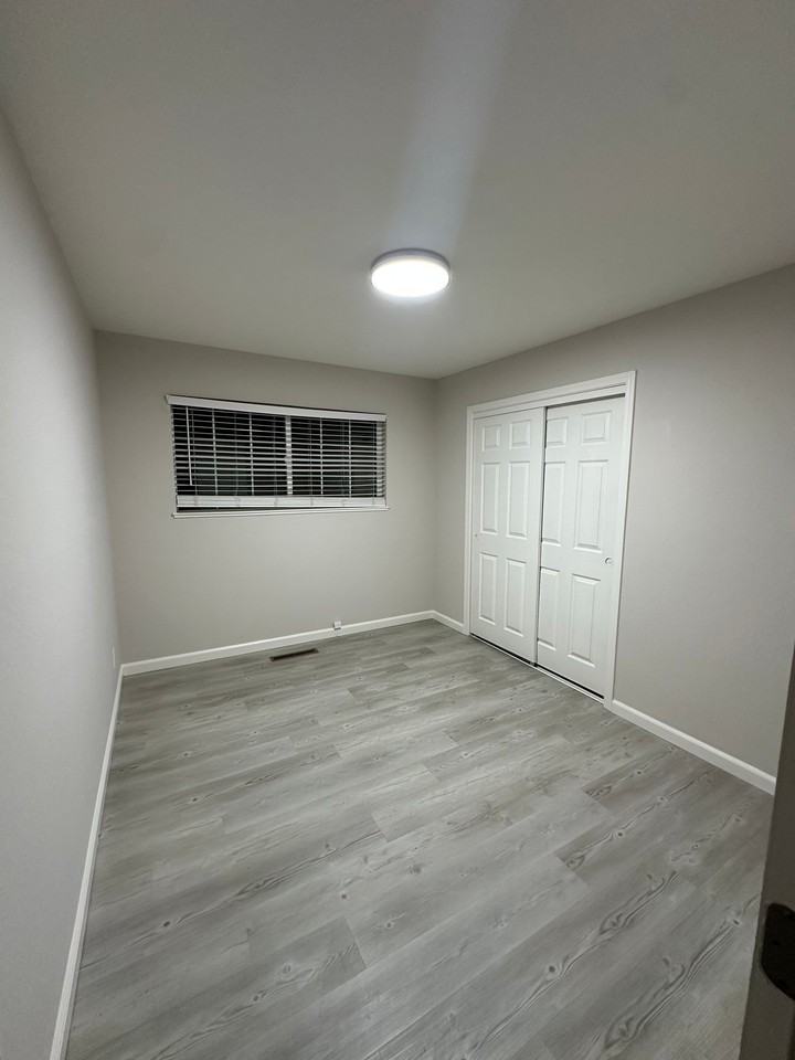 4045 Sacramento St - Photo 7 of 14