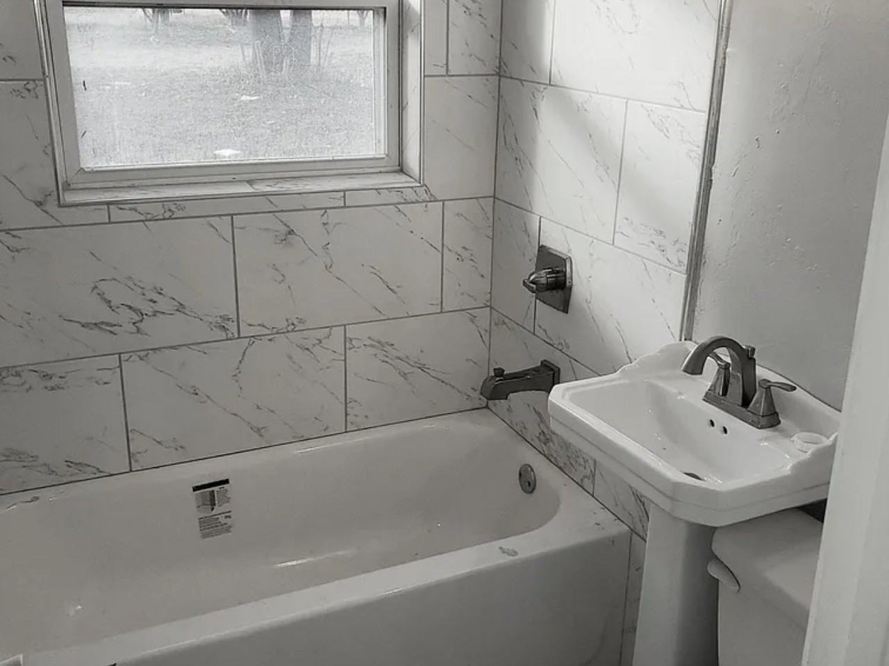 1321 Mallard Dr - Photo 2 of 3