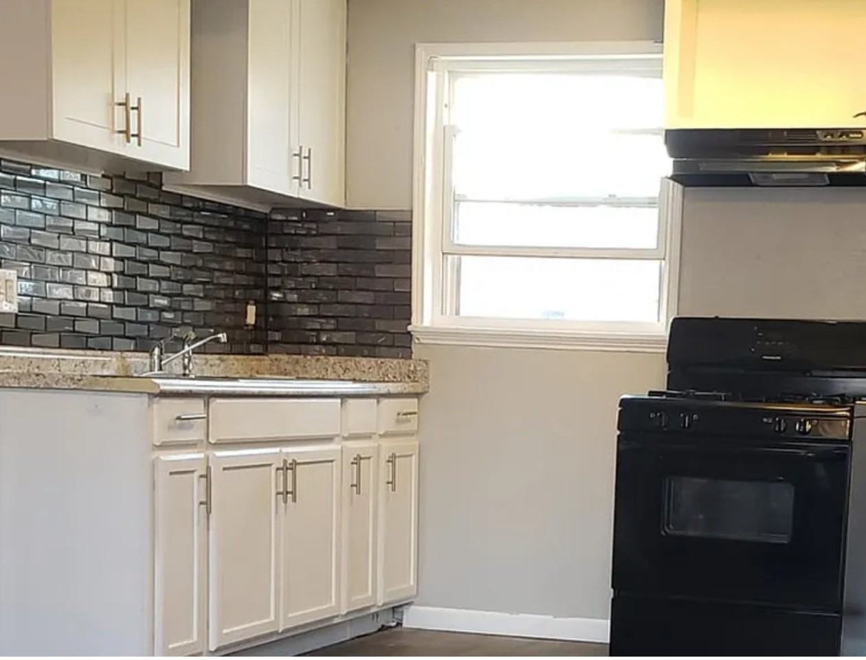 1321 Mallard Dr - Photo 3 of 3
