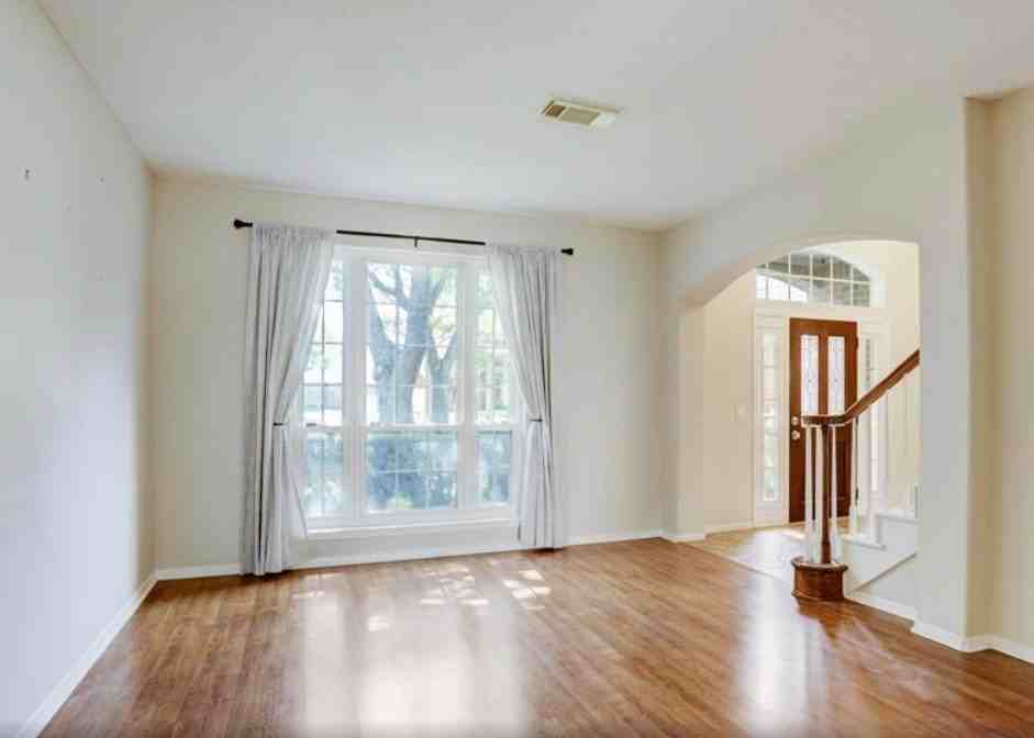 1427 Roundleaf Ct - Photo 2 of 15