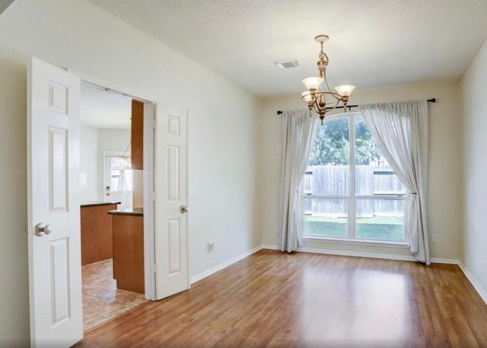 1427 Roundleaf Ct - Photo 3 of 15