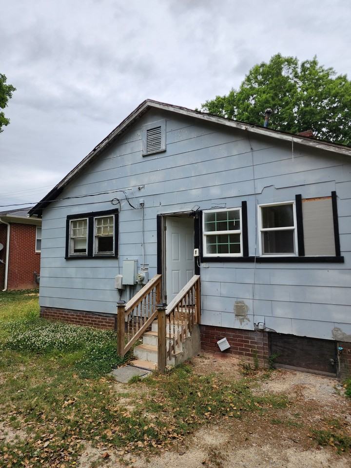 715 W Rice St - Photo 3 of 19