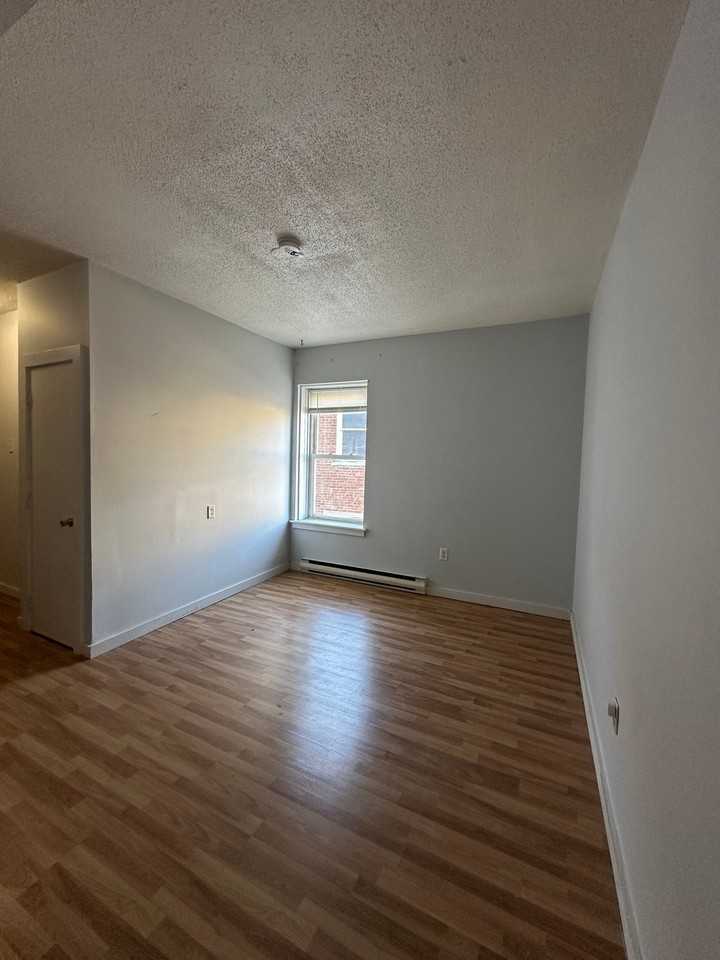 38 W Broad St - Photo 3 of 9