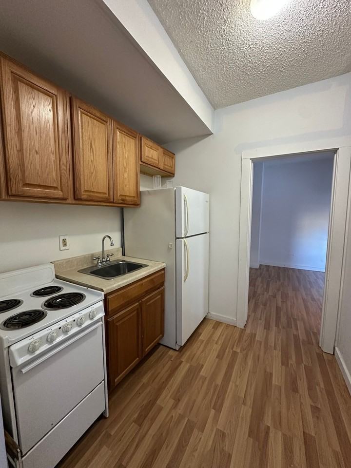 38 W Broad St - Photo 4 of 9