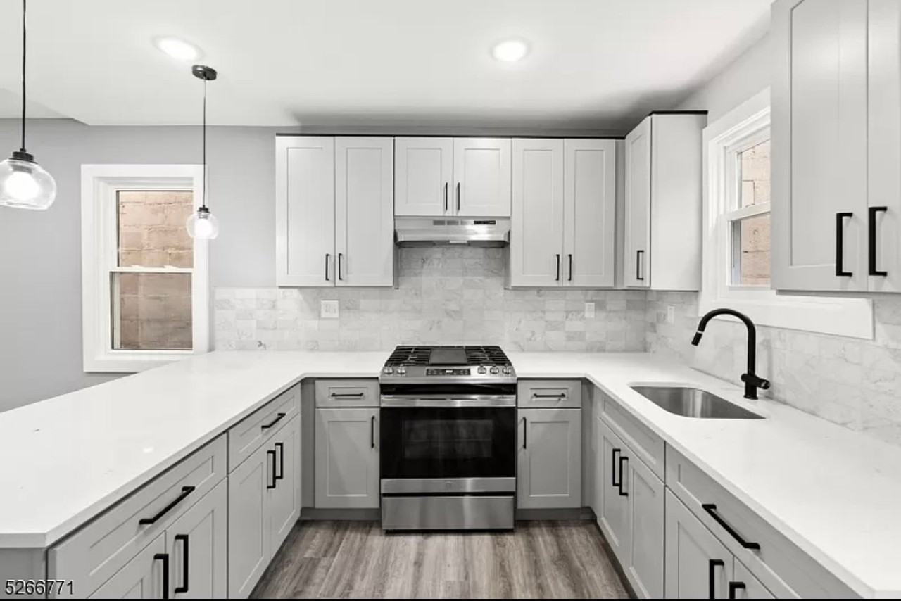 654 S 12th St #1 - Photo 4 of 8