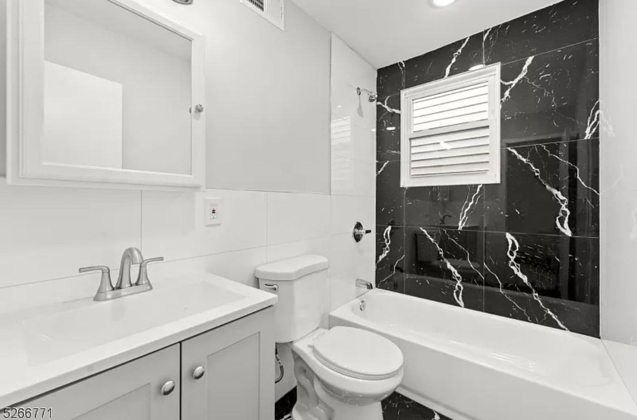 654 S 12th St #1 - Photo 7 of 8