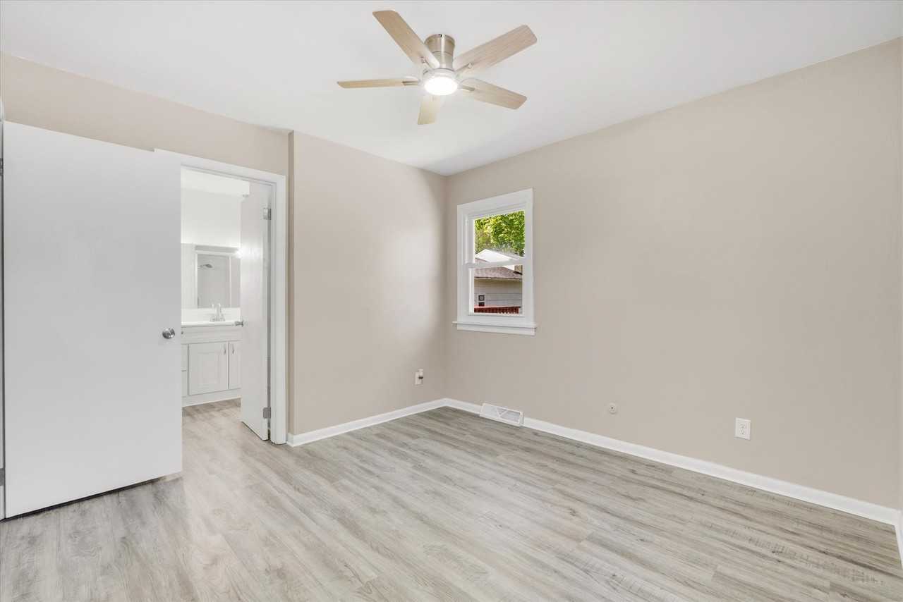 3218 W 11th St - Photo 7 of 17