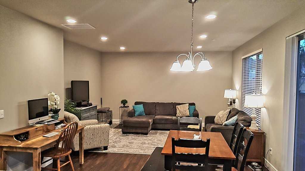 1518 Onyx St Se - Photo 2 of 13