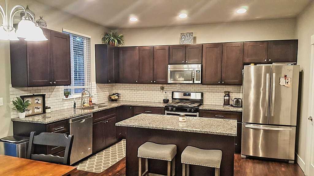 1518 Onyx St Se - Photo 3 of 13