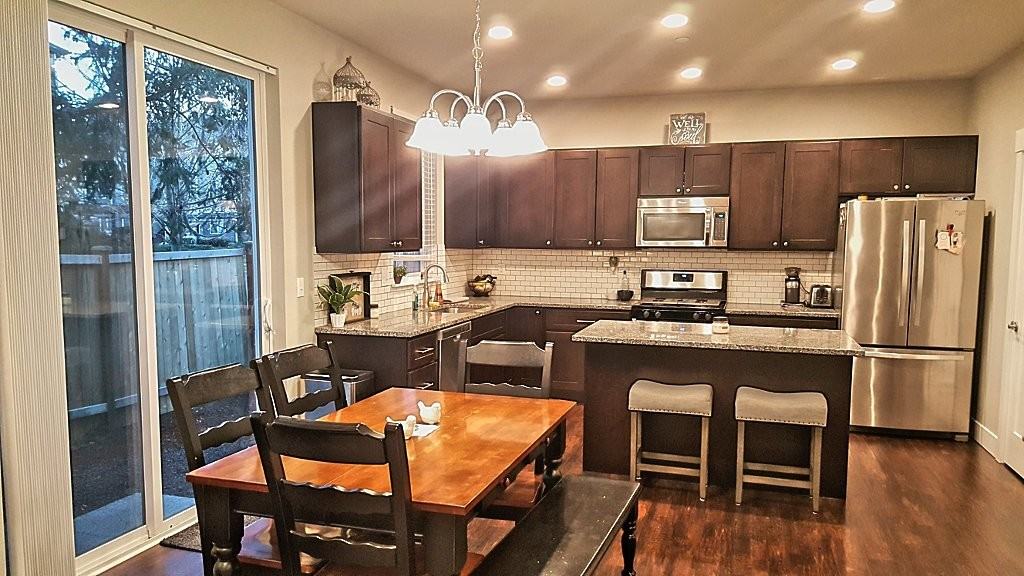 1518 Onyx St Se - Photo 4 of 13