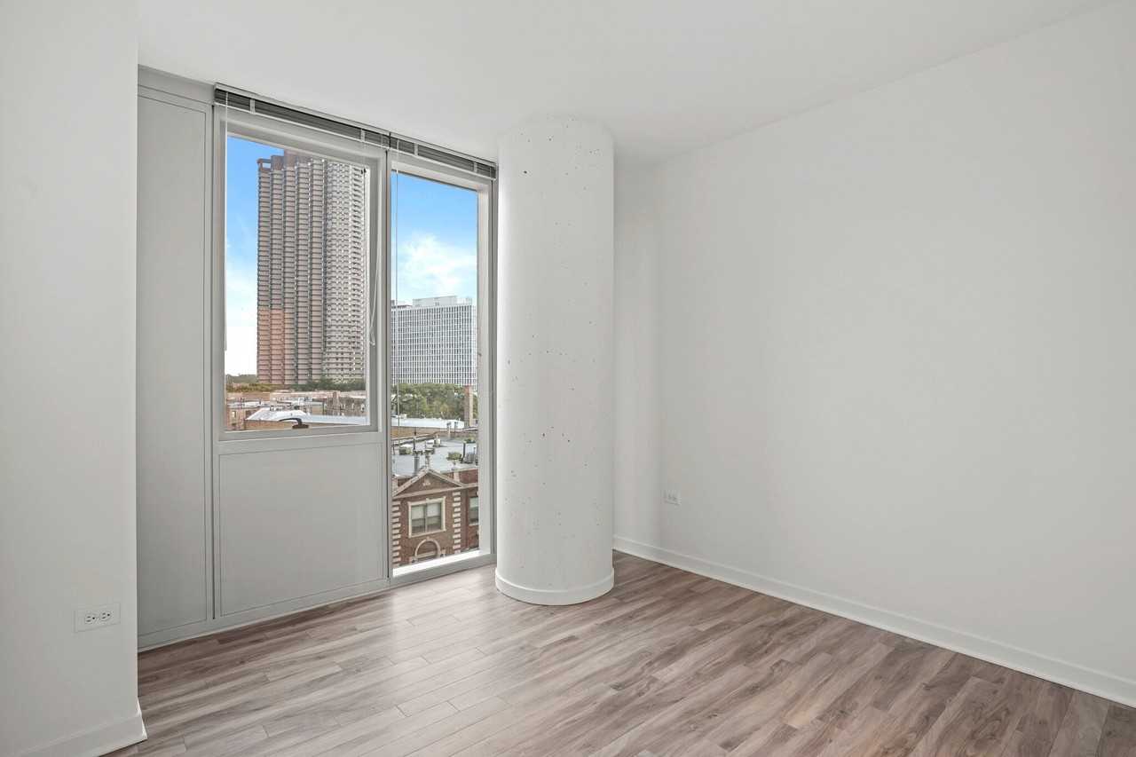 3750 N Halsted St - Photo 6 of 17