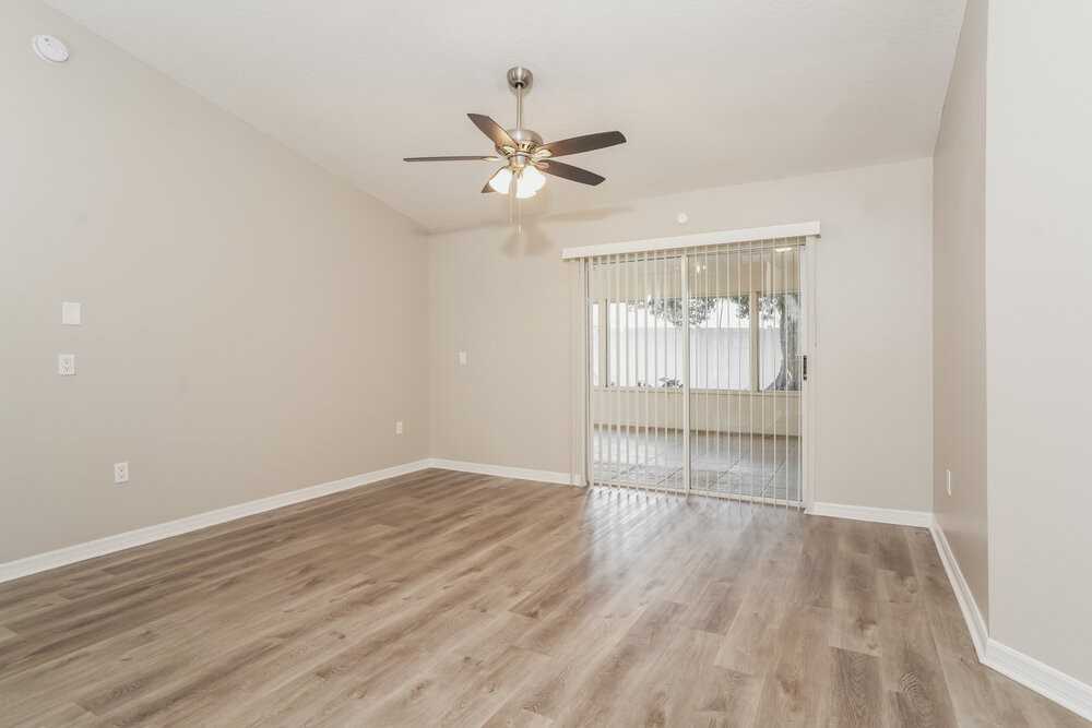 7530 Gunstock Dr - Photo 5 of 19