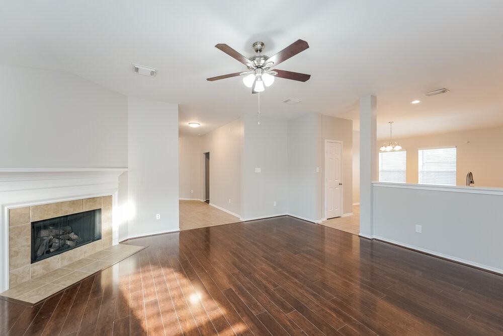 3830 Lake Ballinger Ln - Photo 5 of 19