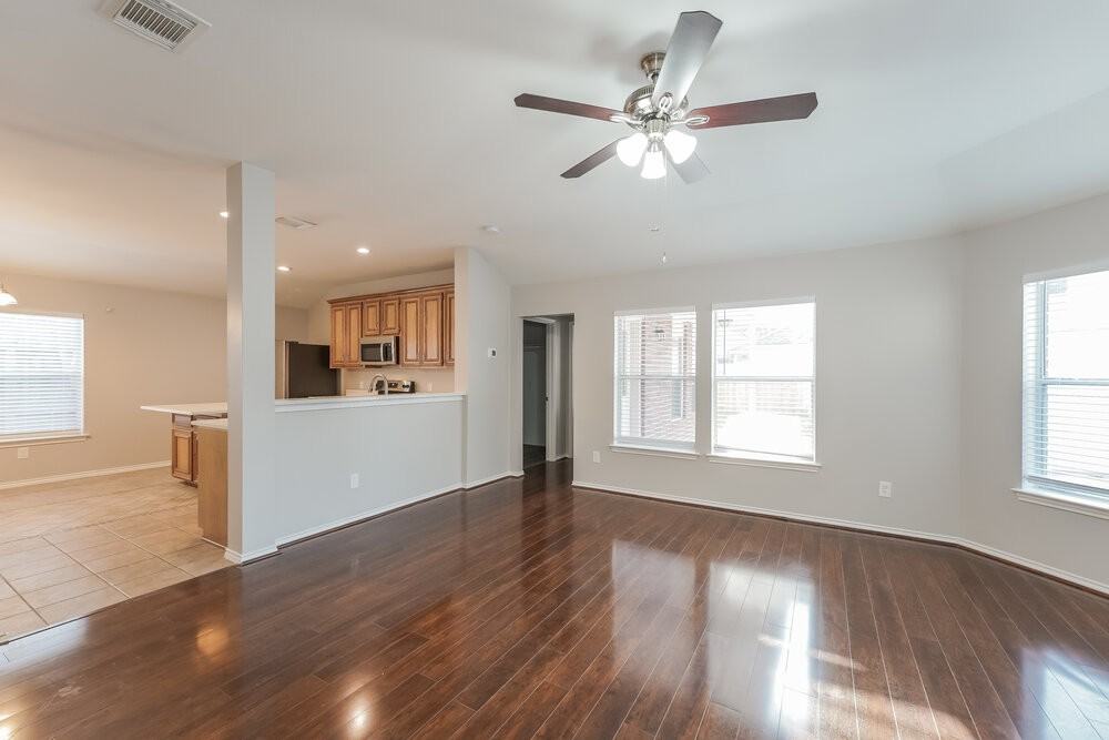 3830 Lake Ballinger Ln - Photo 7 of 19