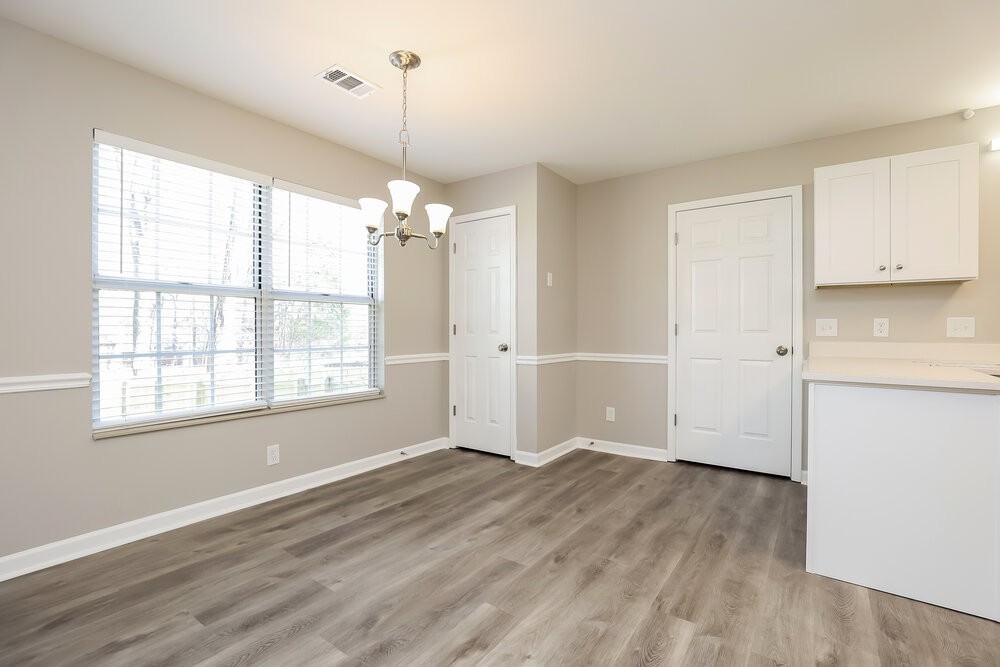 812 Dresden Ct - Photo 7 of 20
