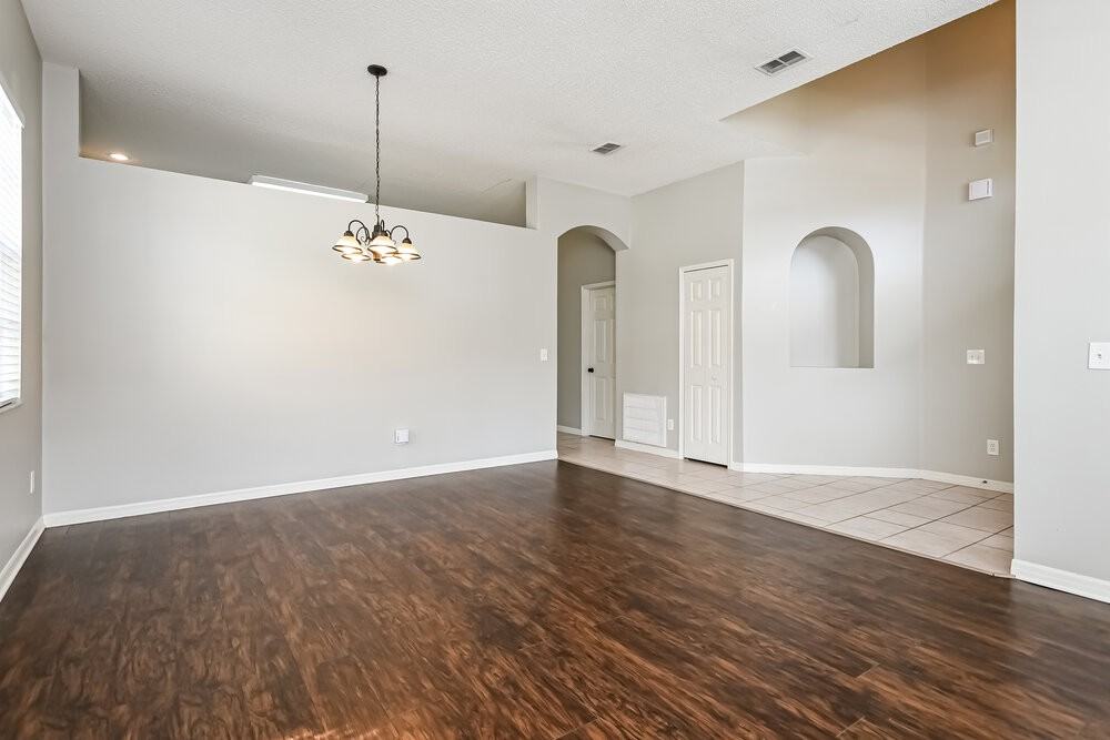 1125 Cherry Valley Way - Photo 5 of 19
