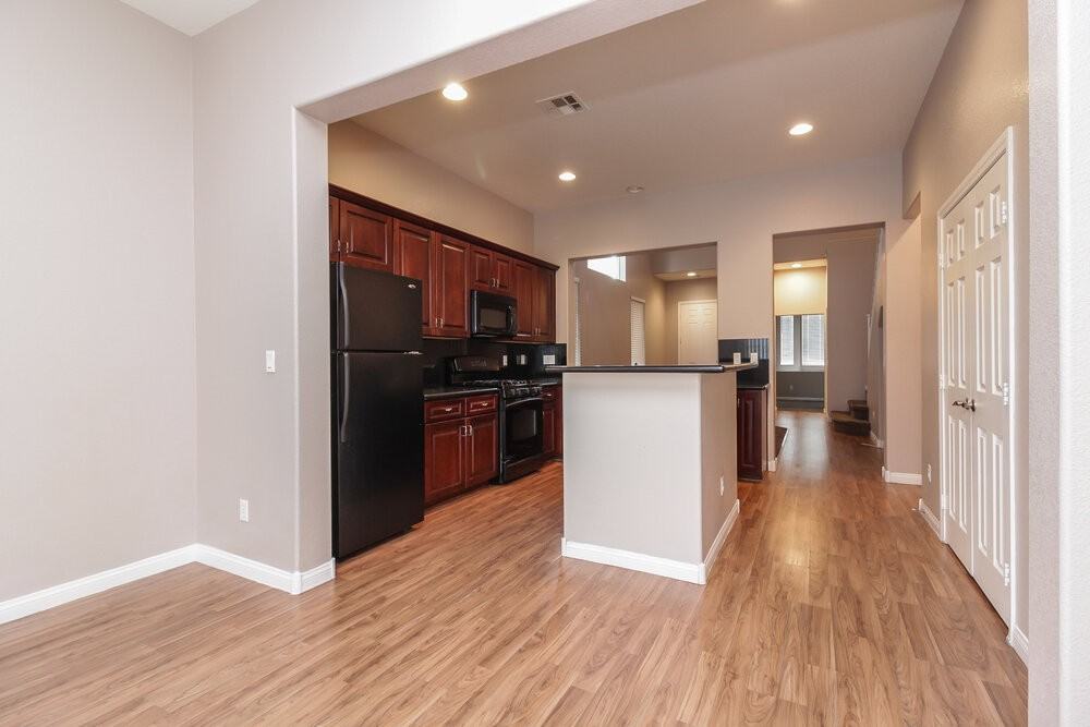 6644 Chinatown St - Photo 5 of 16