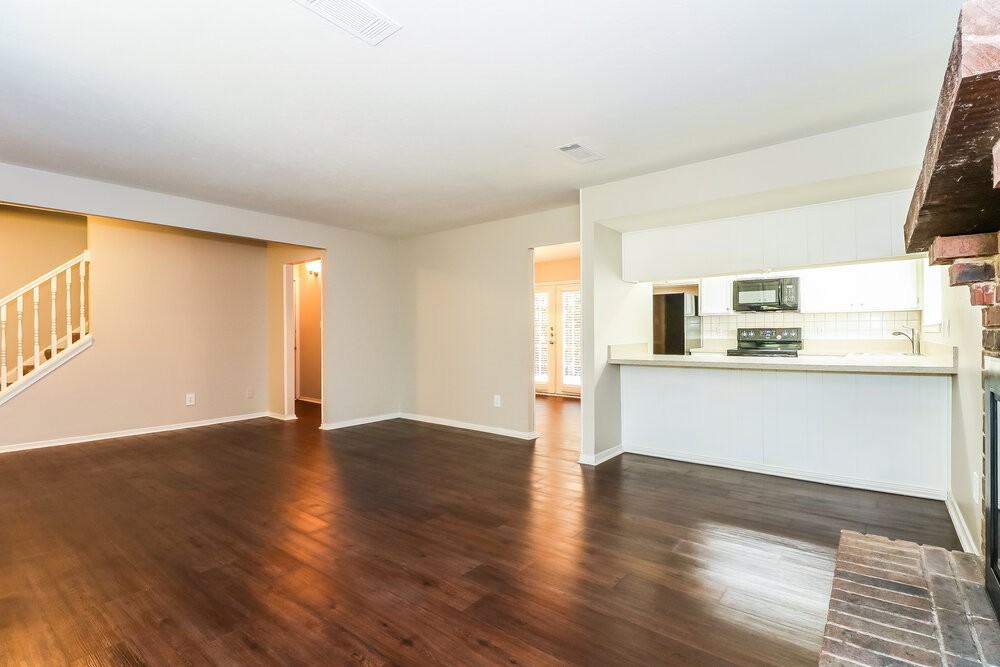 1113 Heiden Ct - Photo 3 of 14