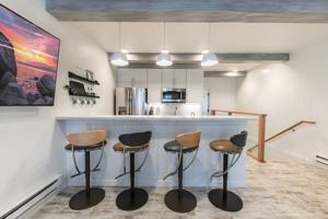 featured image of 989 Tahoe Blvd