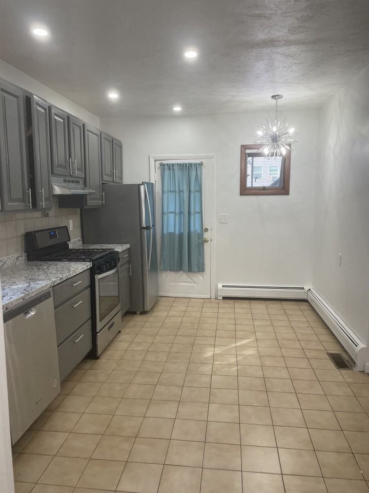 43 Knoll St #1 - Photo 2 of 8