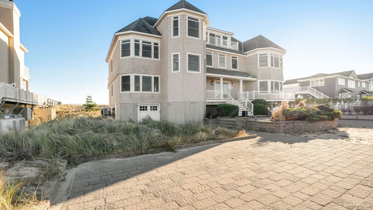 687 Dune Rd #NA - Photo 5 of 50
